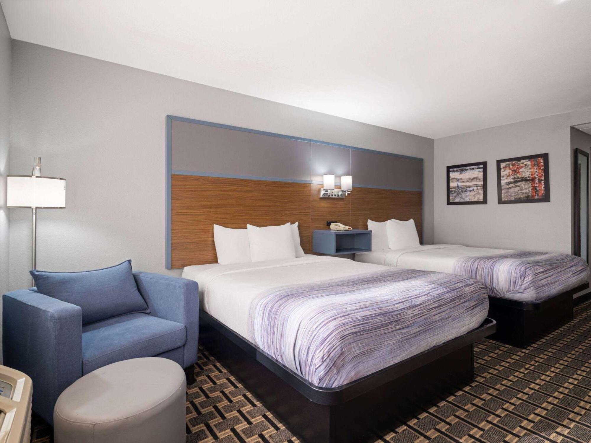 Americinn By Wyndham Woodstock Il Екстер'єр фото
