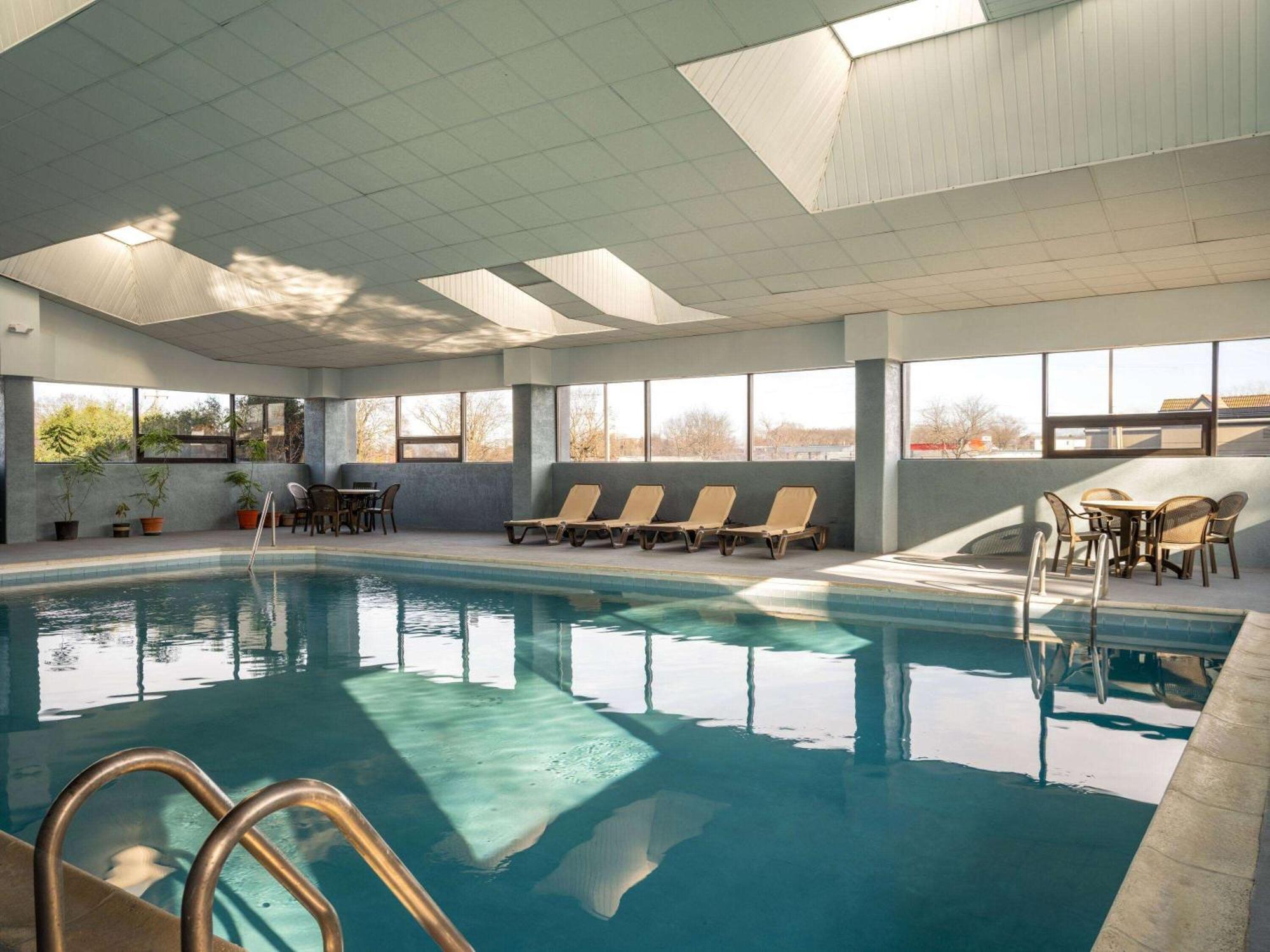 Americinn By Wyndham Woodstock Il Екстер'єр фото